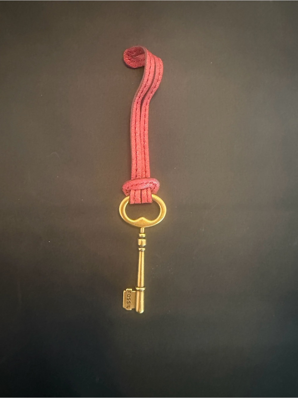 FOSSIL Large Gold Brass Key RED LEATHER Strap Fob Bag Charm Keychain Hang Tag